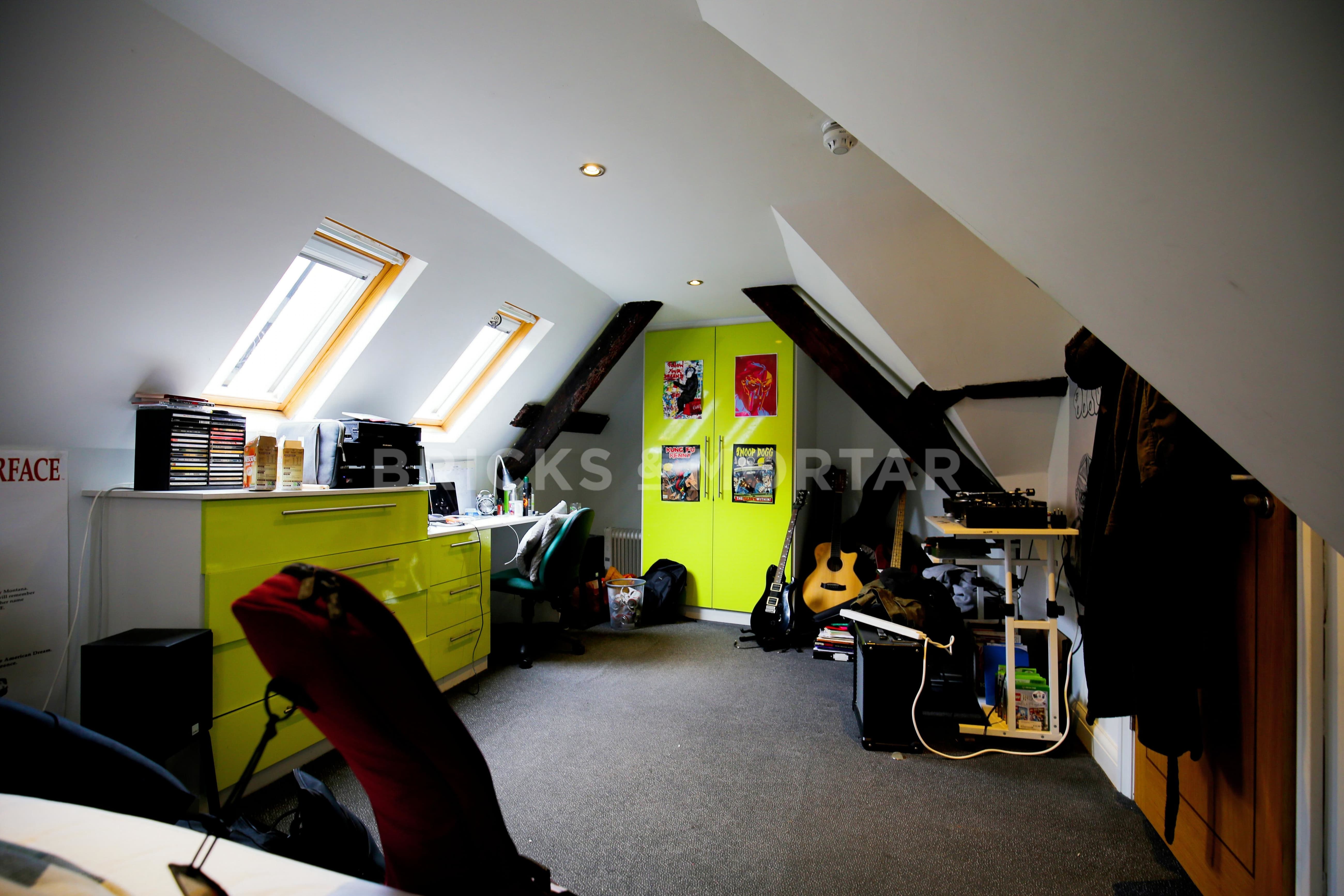 Room 6, 33b Groat Market, Newcastle Upon Tyne, NE1 1UQ