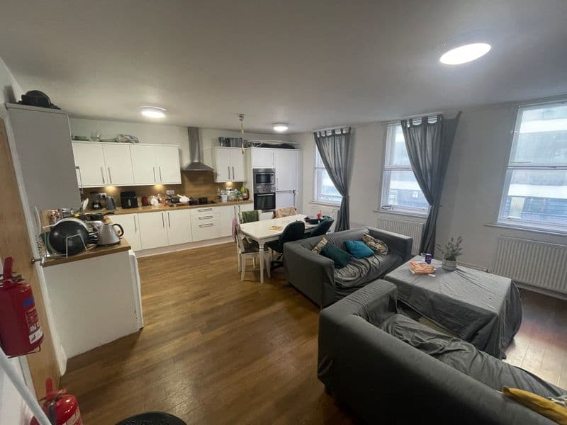 Room 3, 33b Groat Market, Newcastle Upon Tyne, NE1 1UQ