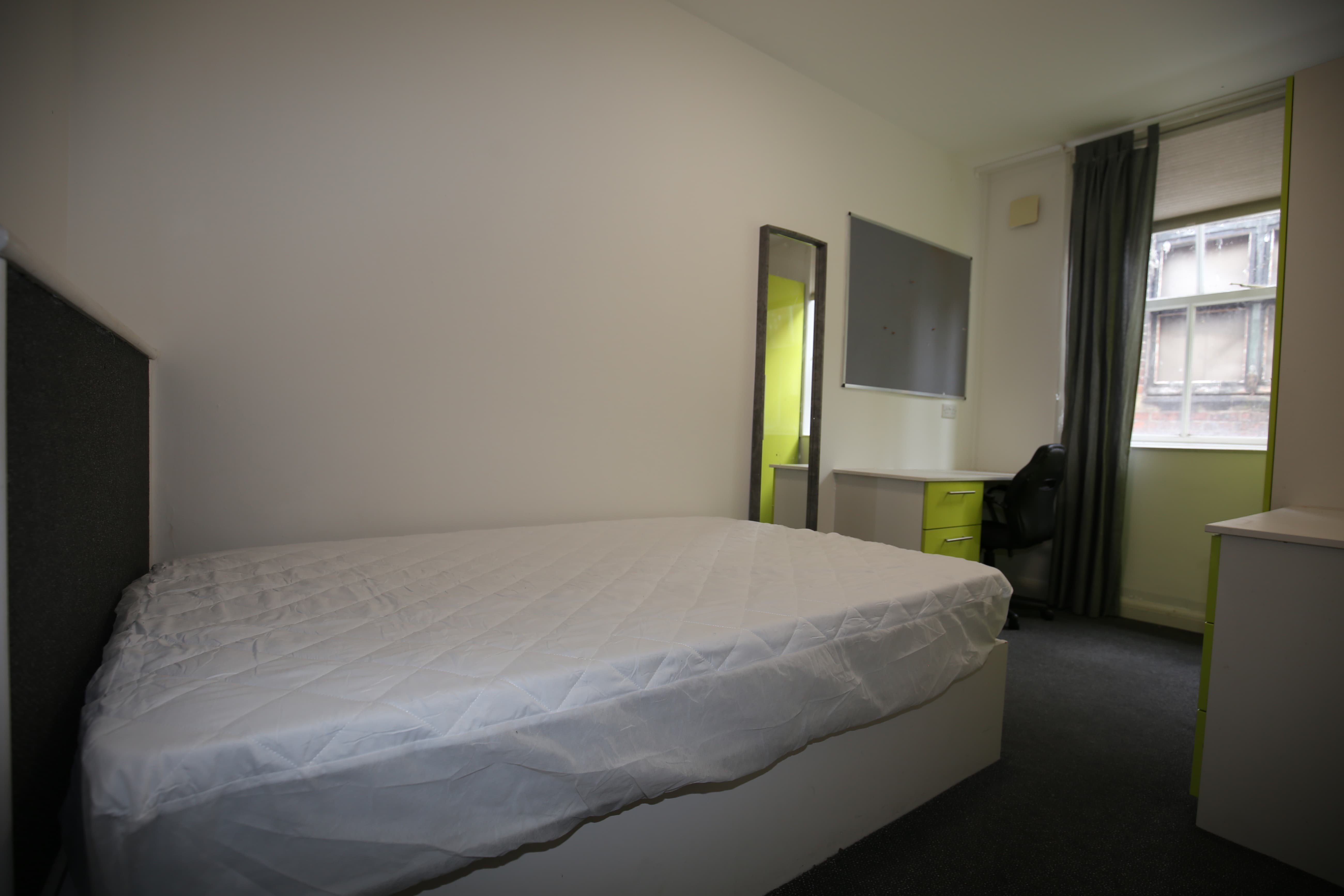 Room 5, 33a Groat Market, Newcastle Upon Tyne, NE1 1UQ